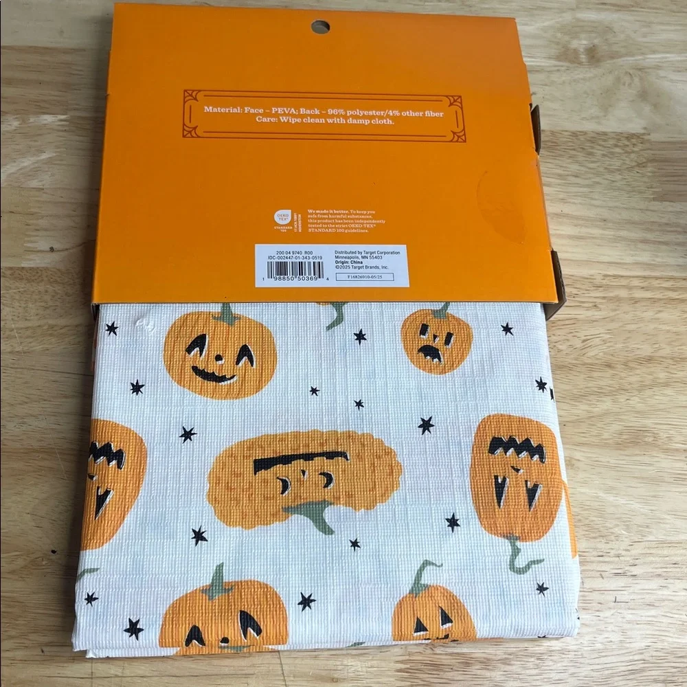 Pumpkin Halloween tablecloth and string light bundle